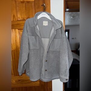 American Eagle Women’s size L Gray Sherpa Jacket with Buttons